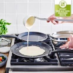 GreenPan Essentials Pannenkoekenpan 24cm - Zwart - Inductie - PFAS-vrij 21 GreenPan Essentials Pannenkoekenpan 24cm - Zwart - Inductie - PFAS-vrij -Keuken Accessoires Verkoop 1200x1200 256