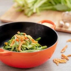 Le Creuset Wokpan / Balti Dish - Mat Zwart - ø 24 Cm / 2.7 Liter - Geëmailleerde Anti-aanbaklaag -Keuken Accessoires Verkoop 1200x1200 299