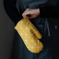 Ovenwanten Van Sophie Nordinn® - Ovenhandschoenen Lund (Artistiek Zwart) - Ovenwanten 2 Stuks - Katoen 11 Ovenwanten Van Sophie Nordinn® - Ovenhandschoenen Lund (Artistiek Zwart) - Ovenwanten 2 Stuks - Katoen -Keuken Accessoires Verkoop 1200x1200 781