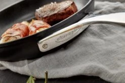 Demeyere Alu Pro Dura Glide Koekenpan - Ø 24 & Ø 28cm - Titanium -Keuken Accessoires Verkoop 1200x799 8