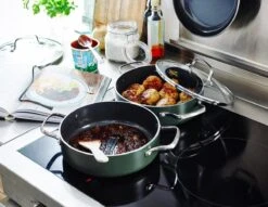 Dagelijkse Kost Door Jeroen Meus - Hapjespan Met Deksel ø24cm - Inductie - PFAS-vrij 10 Dagelijkse Kost Door Jeroen Meus - Hapjespan Met Deksel ø24cm - Inductie - PFAS-vrij -Keuken Accessoires Verkoop 1200x926 30