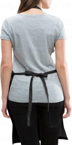 IK DOE OOK MAAR WAT Unisex Schort - Zwart - One Size (volwassenen) - Keuken Schort - Barbeque BBQ Schort - Bedieningsschort - Grappige Teksten - Original Kwoots- Voor Zowel Mannen Als Vrouwen - Verstelbaar - Wasbaar - Cadeau - Apron -Keuken Accessoires Verkoop 600x1200