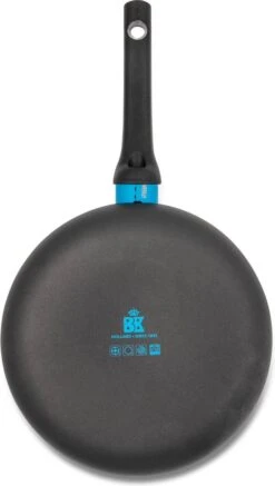 BK Blue Label Basics Hapjespan - Ø 24 Cm - Keramisch (PFAS Vrij) - Geen Inductie -Keuken Accessoires Verkoop 679x1200