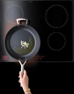 Le Creuset Koekenpan Les Forgées TNS - ø 28 Cm - Standaard Anti-aanbaklaag -Keuken Accessoires Verkoop 951x1200